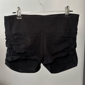 Aritzia spandex shorts